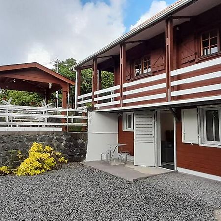 Chalet Des Laves Sainte-Rose Buitenkant foto